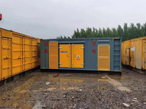 迪庆柴油发电机如何判断干式空气滤清器是否需要更换？