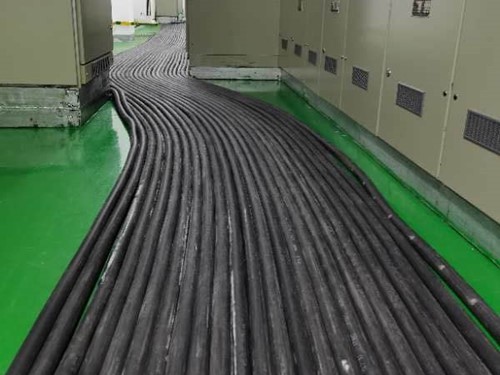 迪庆如何根据理论计算公式计算温度对特定电压测量结果的影响？